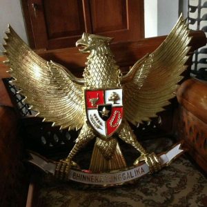 Lambang Garuda Tembaga Dan Kuningan